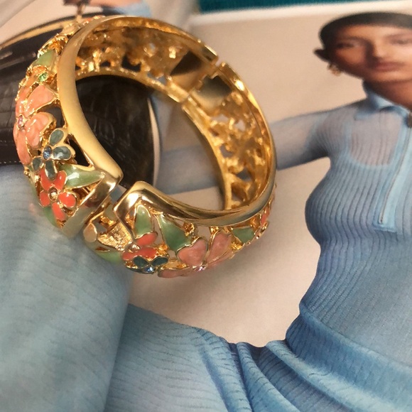 Joan Rivers Goldtone Enamel Flowers Bangle Bracelet Hinge